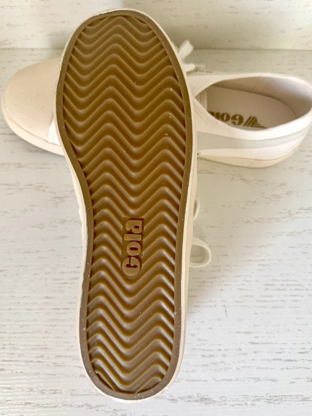 Gola Women's Low-Top Sneakers in Cream size 9.5 women’s